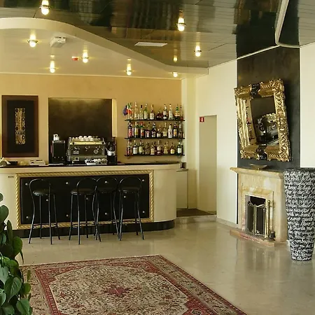Savoy מלון 3*